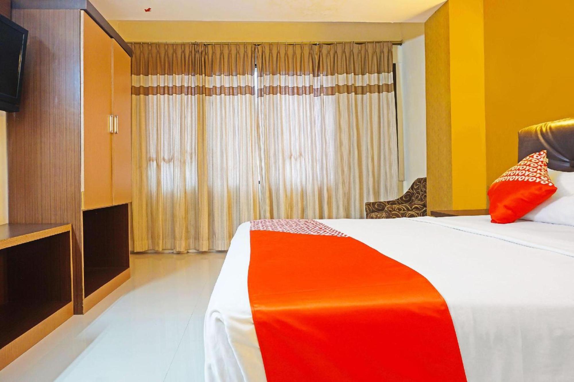 Collection O Losari Near Pantai Losari Formerly Hotel Grand Populer Makassar Exterior photo